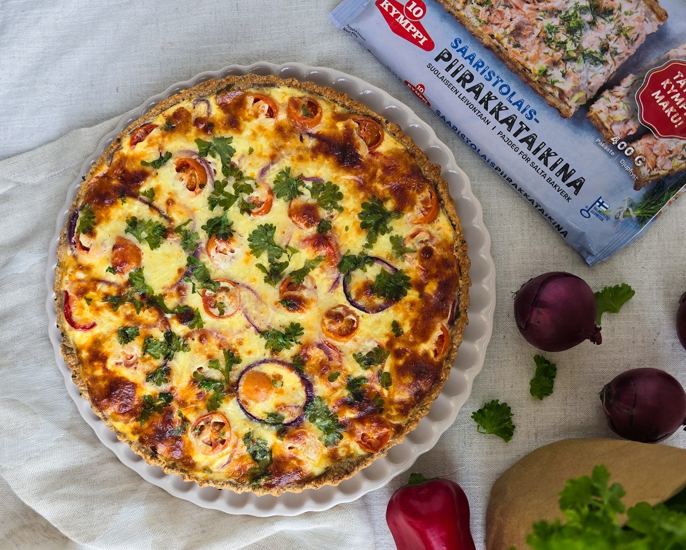 Juustoinen kasvispiirakka